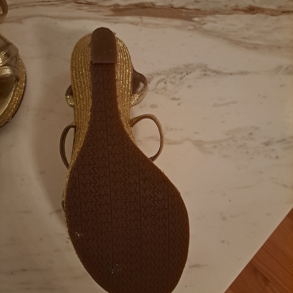 Shoes - Picture 5 of 5
